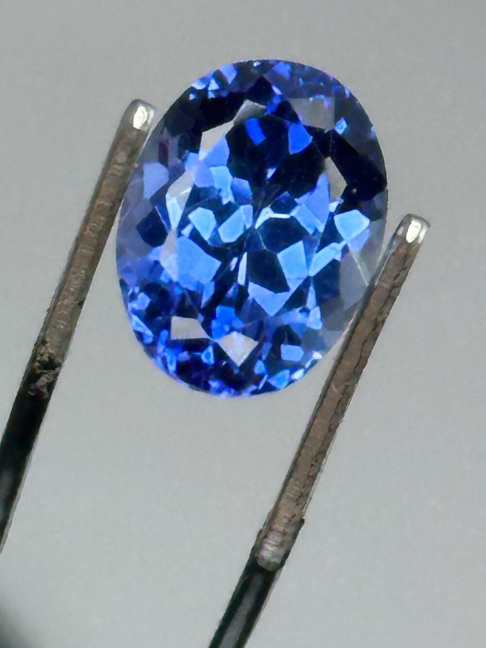 STUNNING Excellent Oval Blue Sapphire